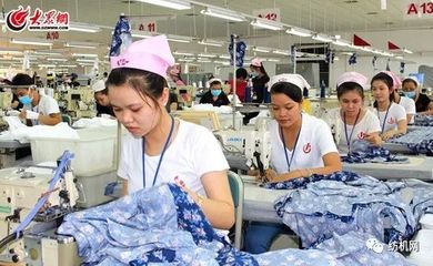 30多家媒體求參觀!青島這家紡織廠創(chuàng)立60年,年產(chǎn)值過(guò)百億,它的智能工廠、無(wú)水染色、智能服裝都堪稱行業(yè)典范!